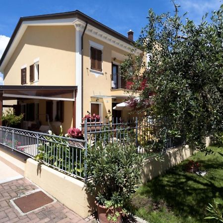 Relax In Collina Apartment Misano Adriatico Bagian luar foto
