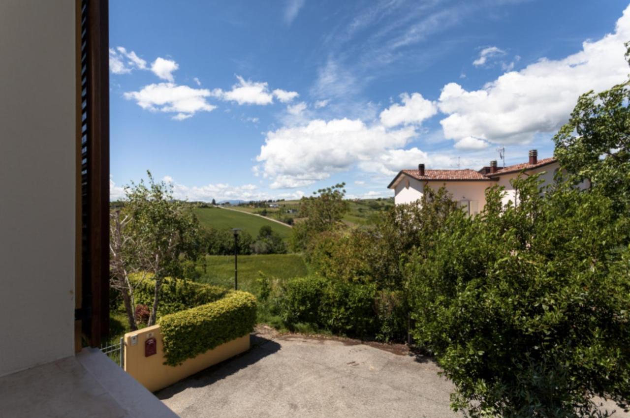 Relax In Collina Apartment Misano Adriatico Bagian luar foto