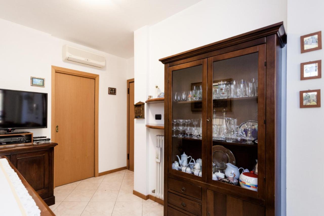 Relax In Collina Apartment Misano Adriatico Bagian luar foto