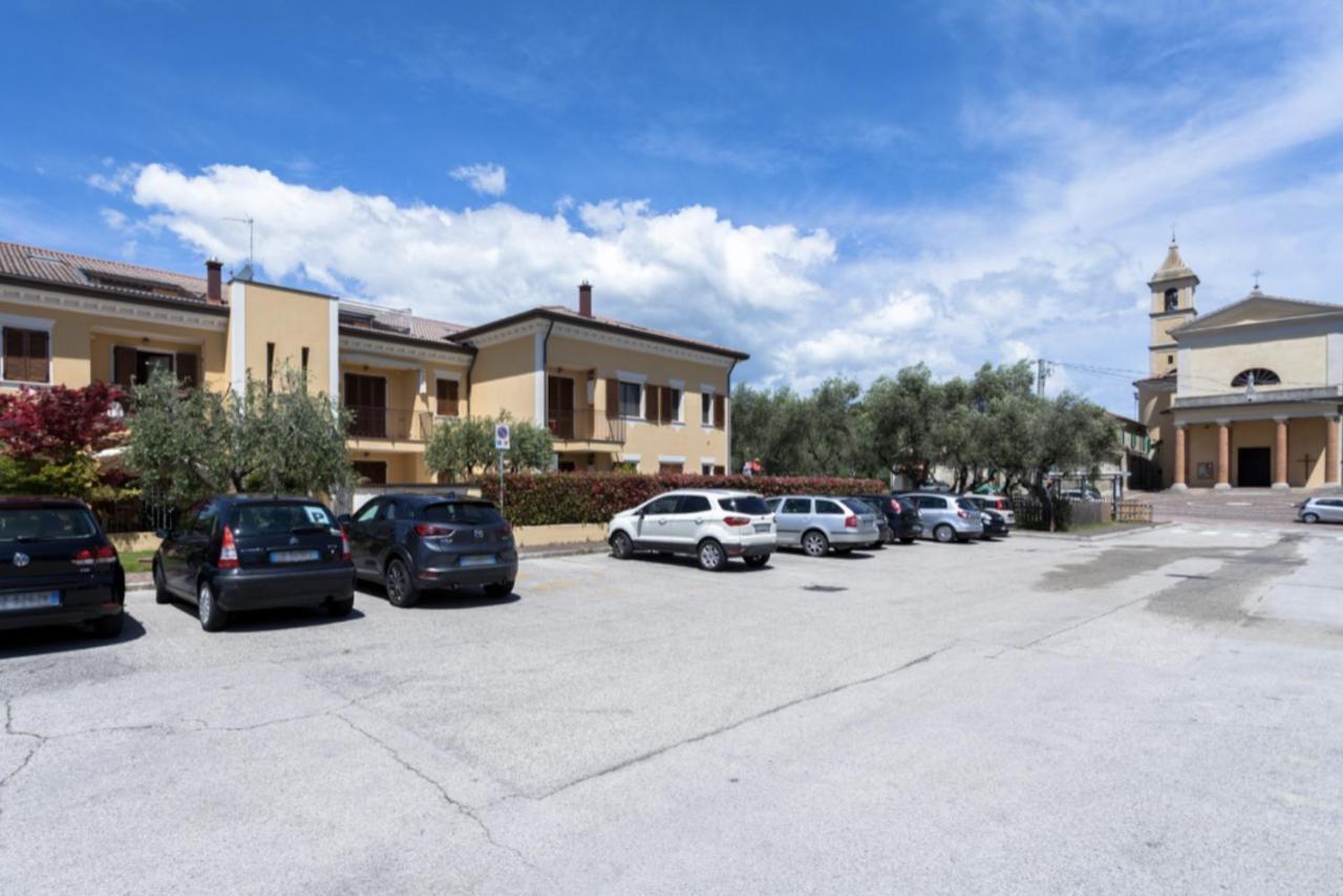 Relax In Collina Apartment Misano Adriatico Bagian luar foto