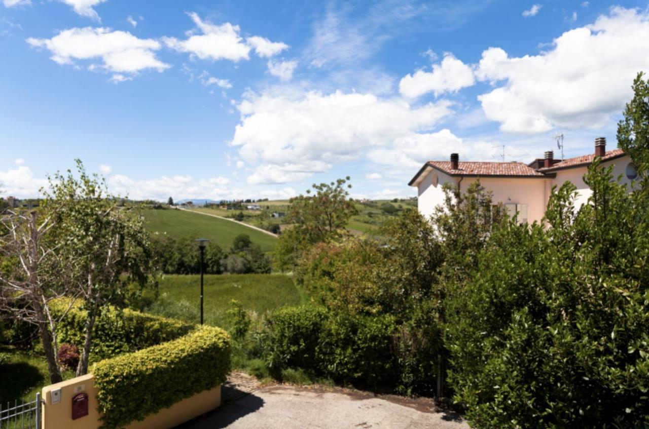 Relax In Collina Apartment Misano Adriatico Bagian luar foto