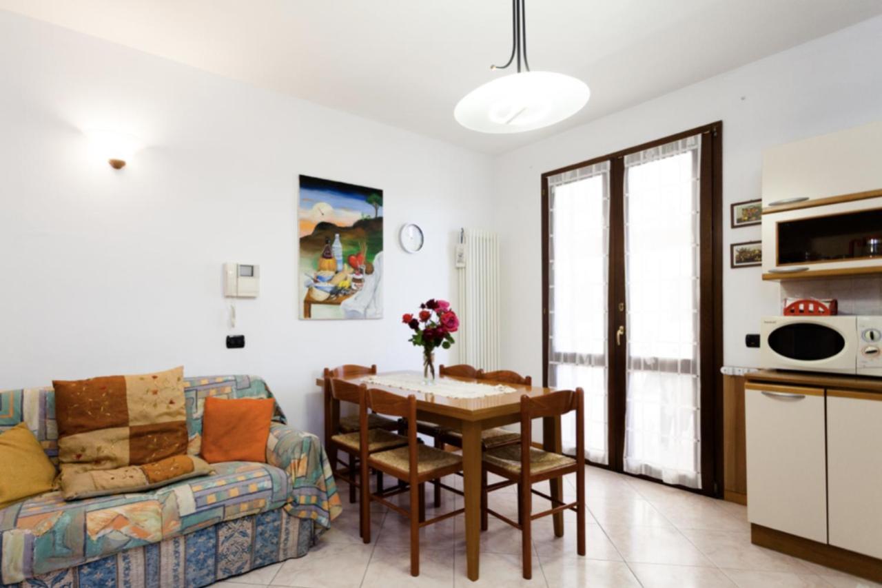 Relax In Collina Apartment Misano Adriatico Bagian luar foto