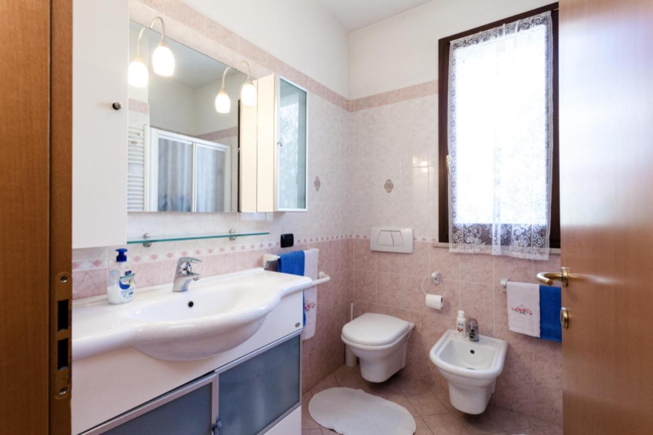 Relax In Collina Apartment Misano Adriatico Bagian luar foto