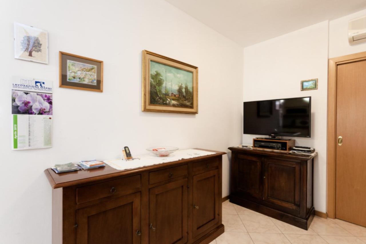 Relax In Collina Apartment Misano Adriatico Bagian luar foto